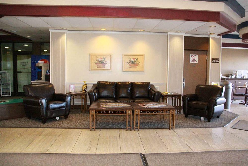 Argyll Plaza Hotel Edmonton Exterior photo