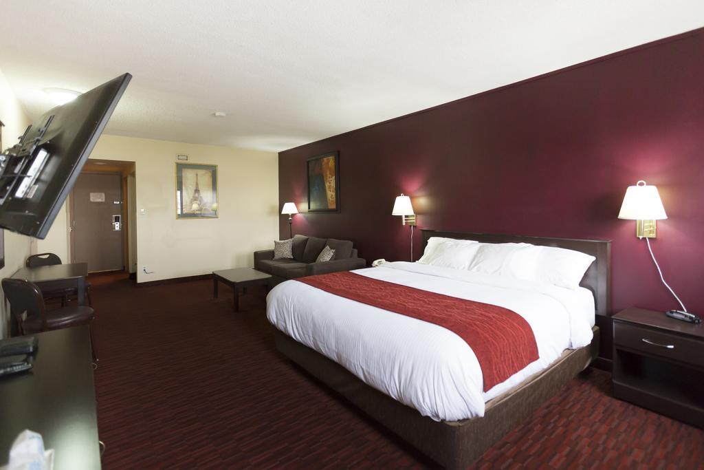 Argyll Plaza Hotel Edmonton Exterior photo