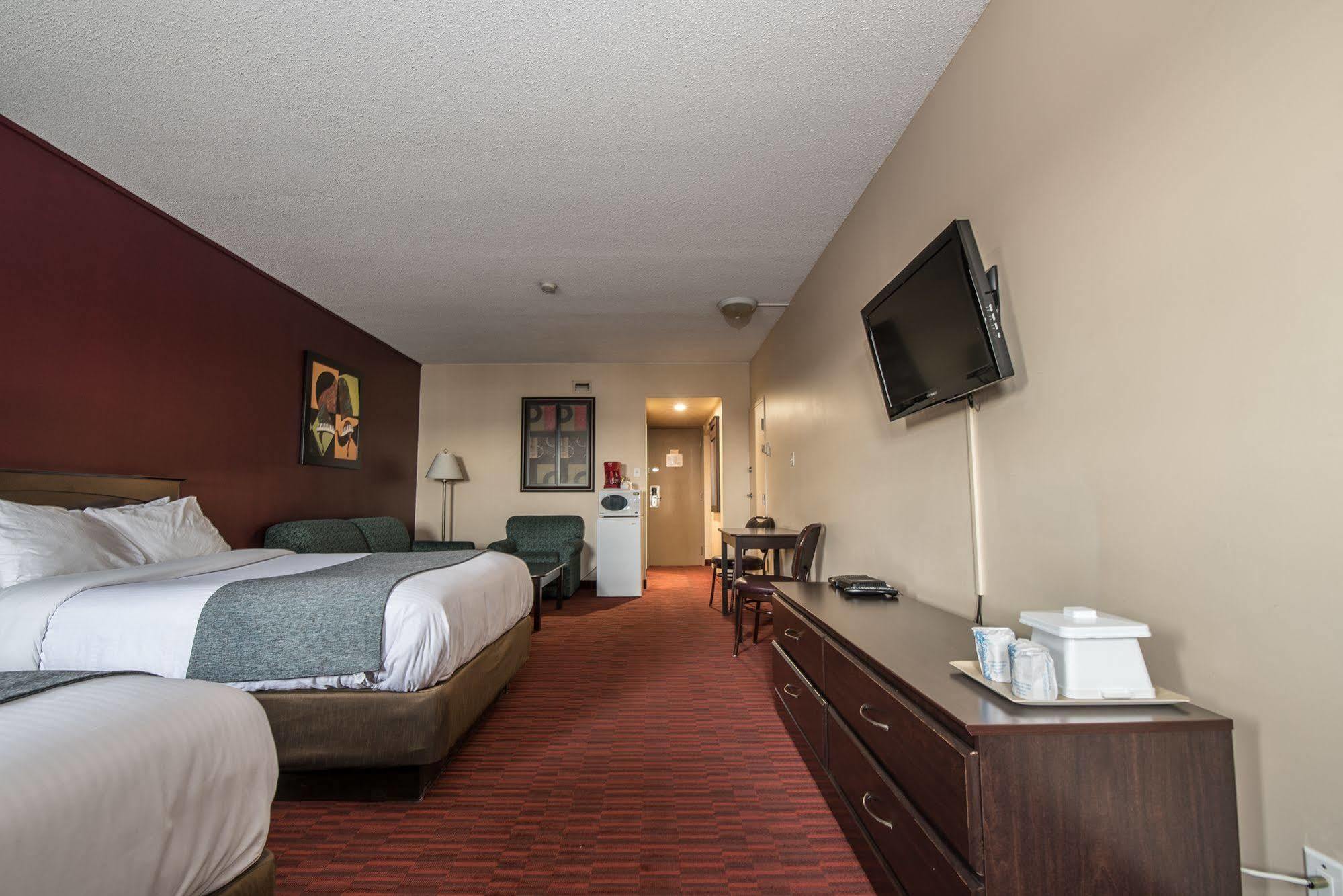 Argyll Plaza Hotel Edmonton Exterior photo