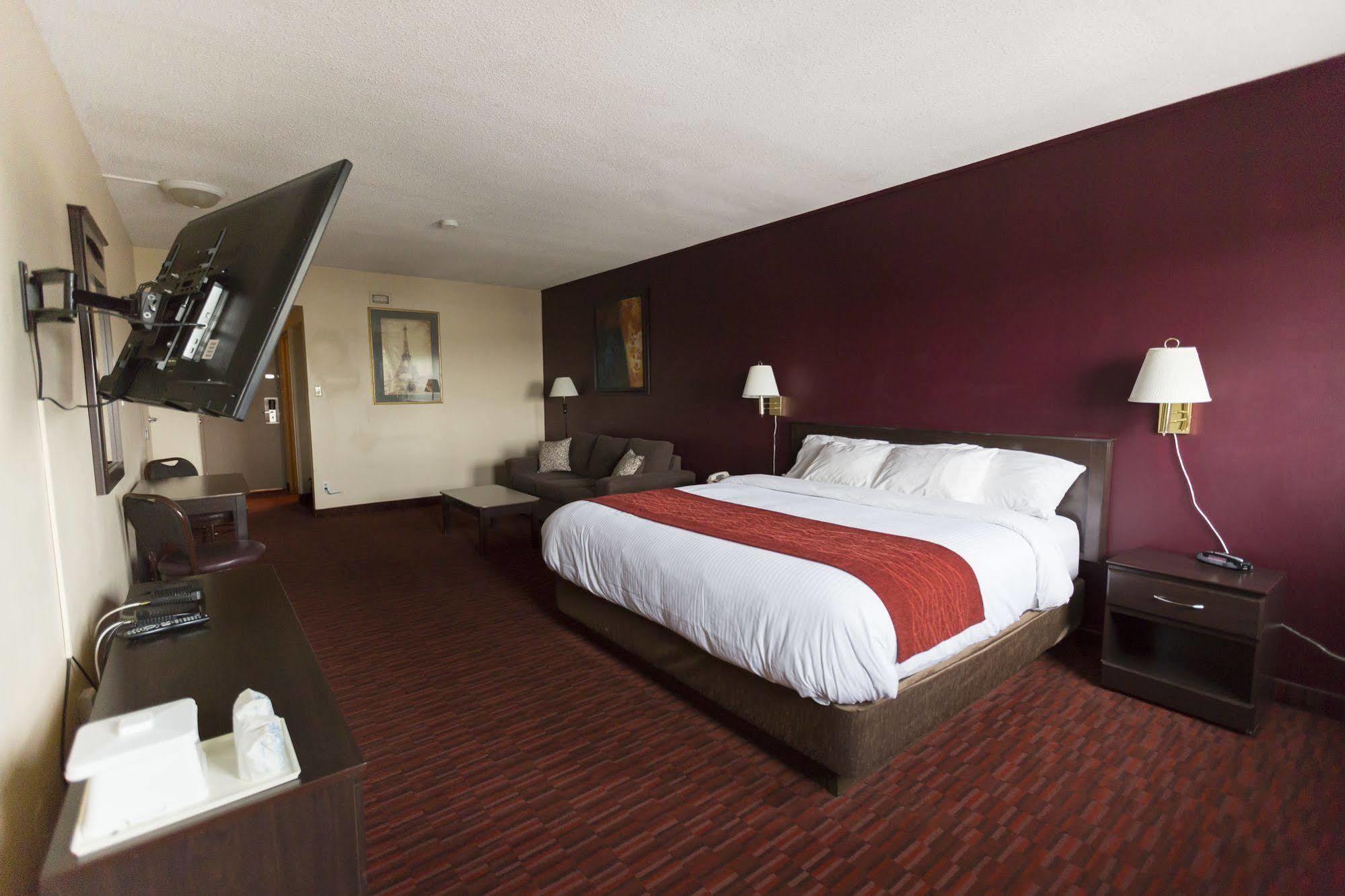 Argyll Plaza Hotel Edmonton Exterior photo