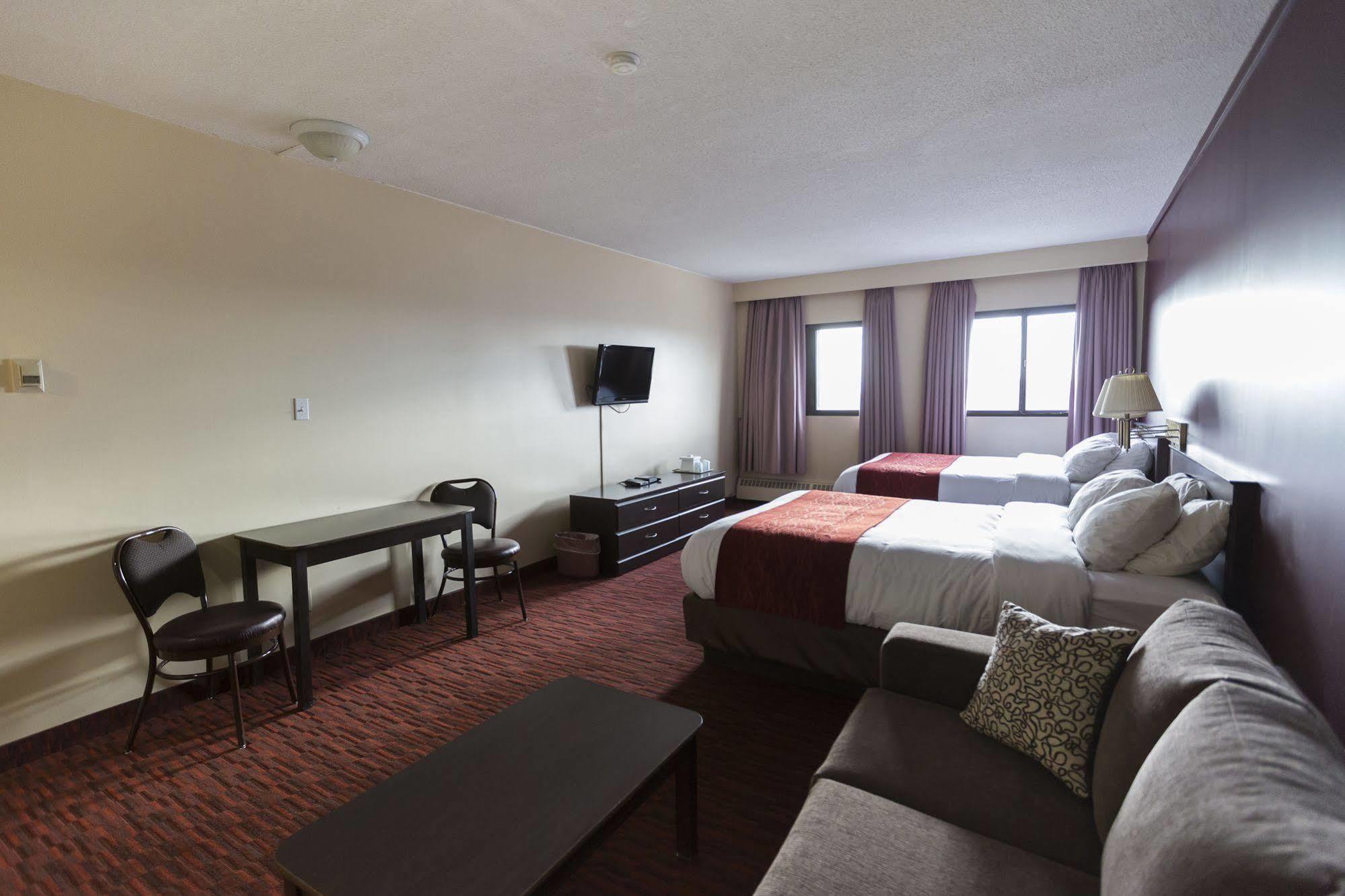 Argyll Plaza Hotel Edmonton Exterior photo